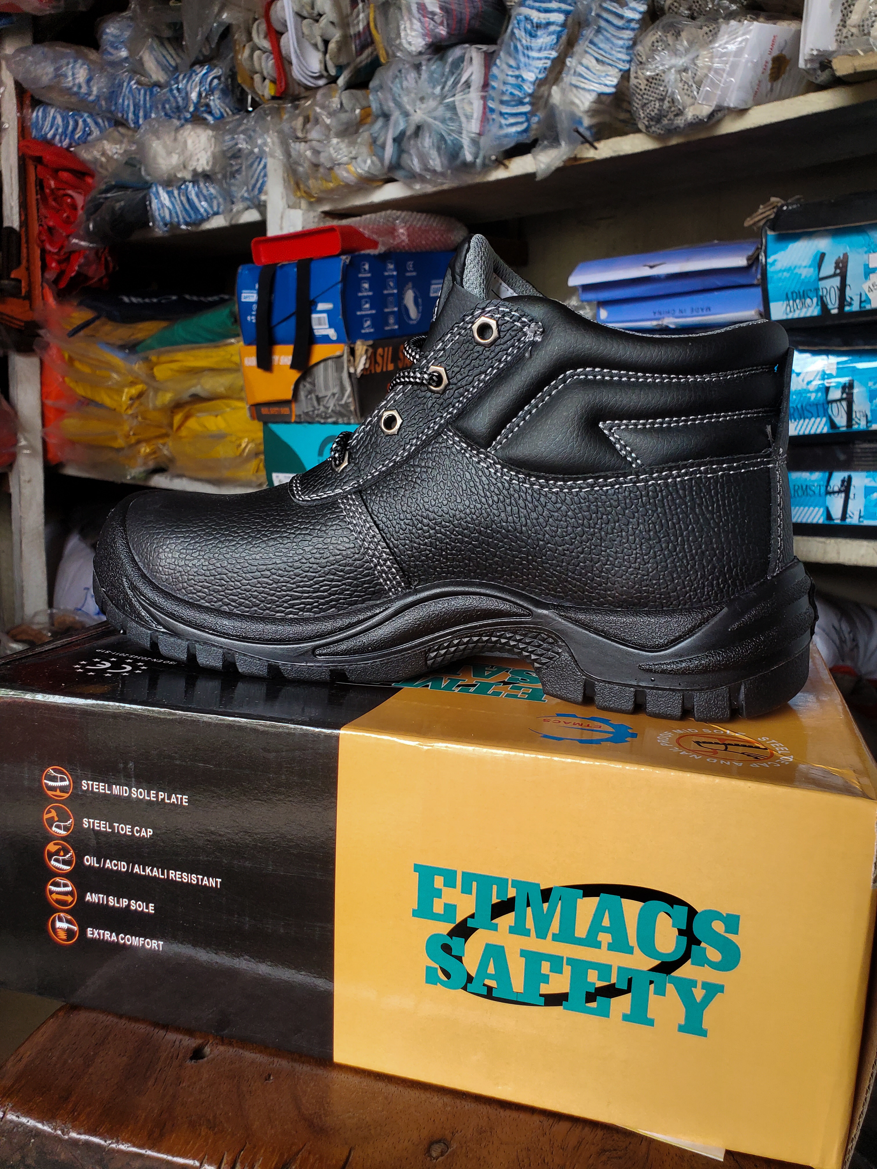 Etmacs Safety boot